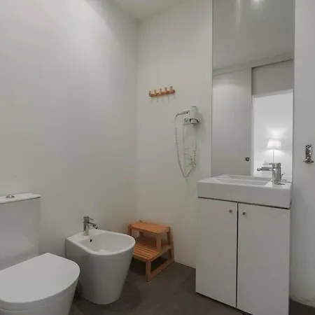Ap. Duquesa Isabel De Lencastre Apartment